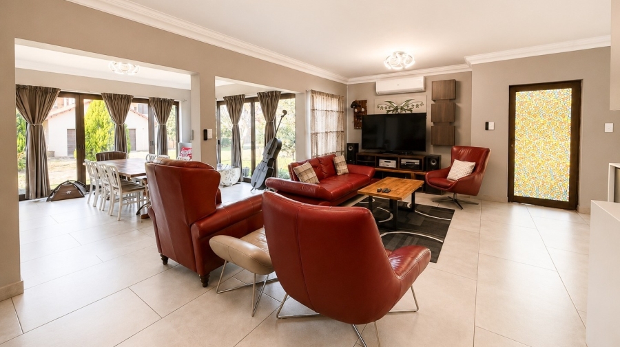 3 Bedroom Property for Sale in The Coves North West